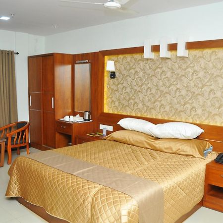 Kunnamkulam Kallada Mamatha Motels מראה חיצוני תמונה