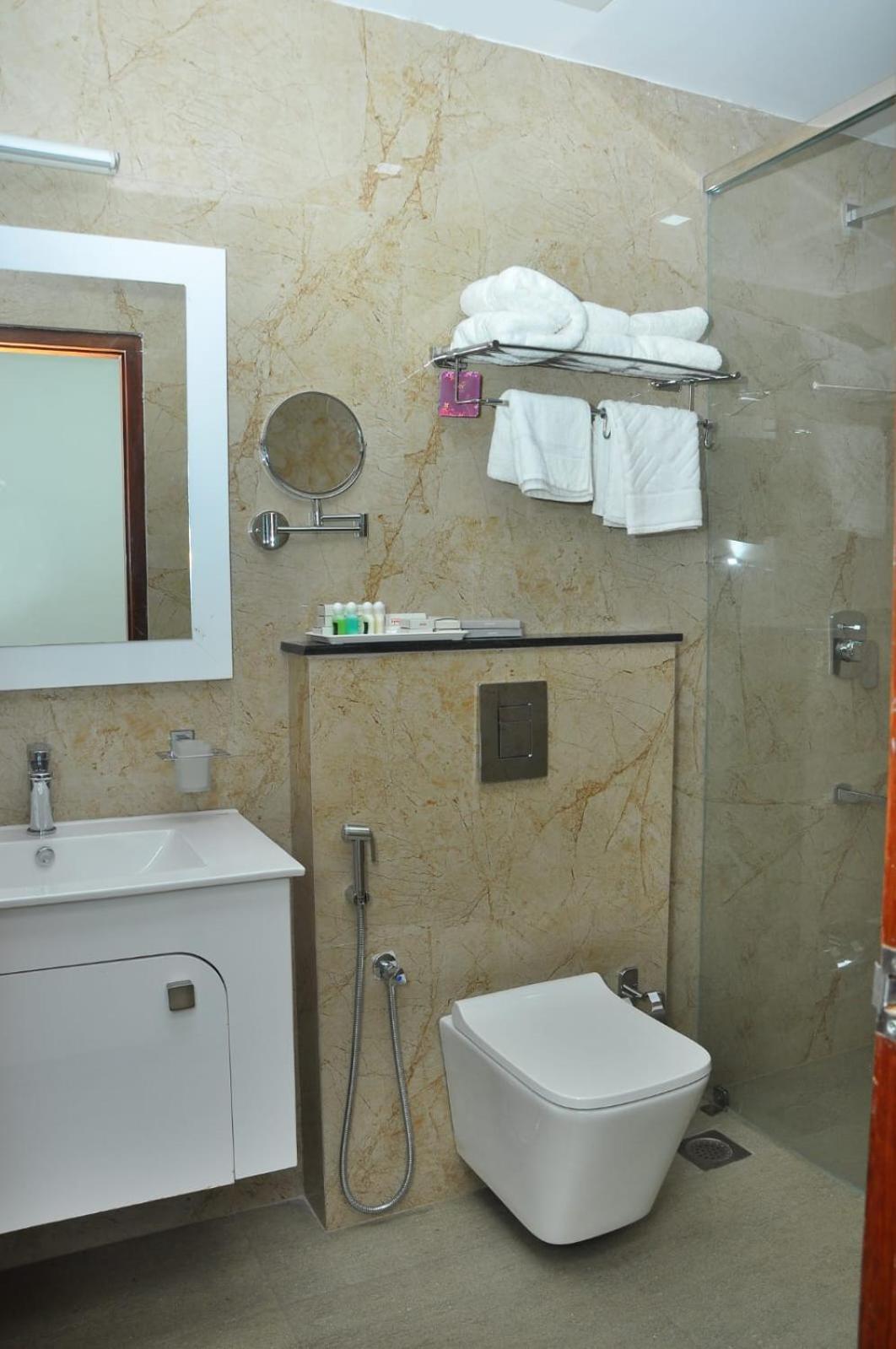 Kunnamkulam Kallada Mamatha Motels מראה חיצוני תמונה