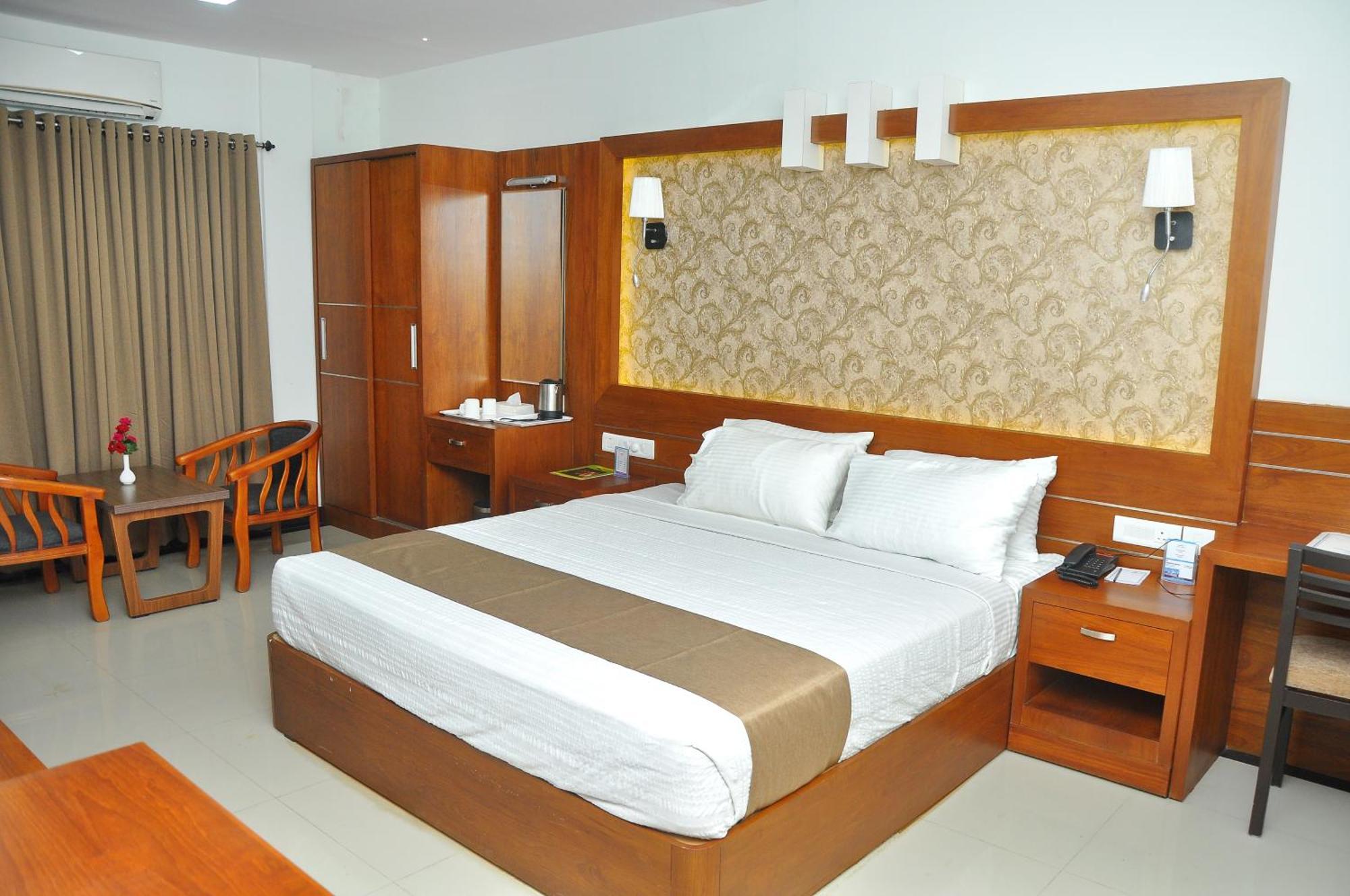Kunnamkulam Kallada Mamatha Motels מראה חיצוני תמונה